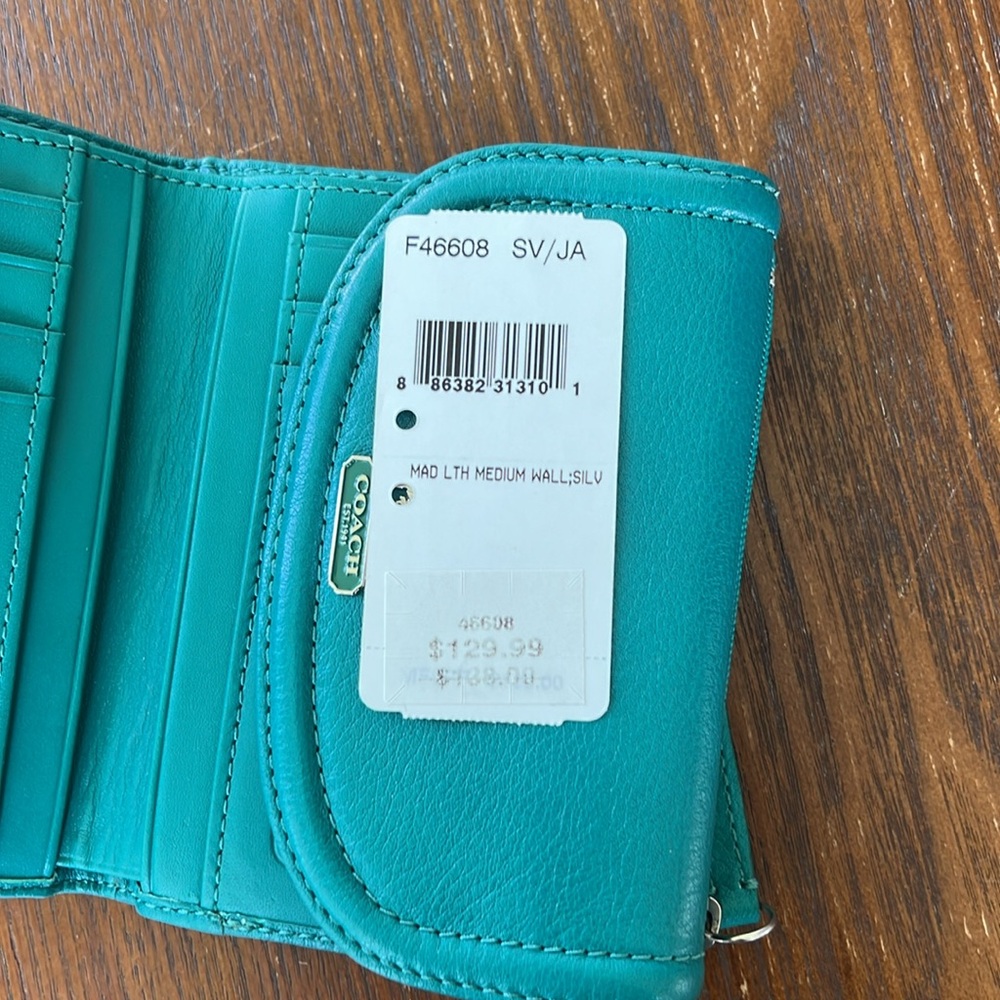 NWT Coach Jade green and Silver Hardware Leather Trifold Wallet - Picture 8 of 11
